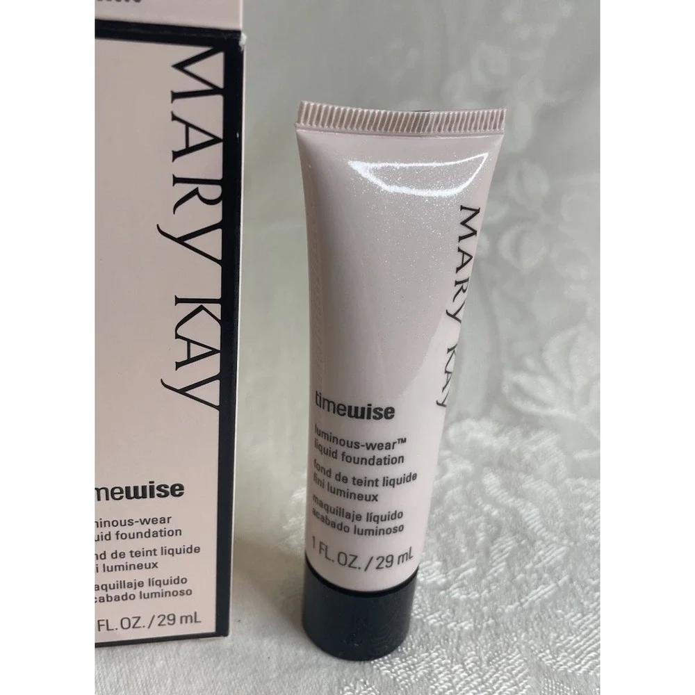 Mary Kay Timewise Luminous-Wear Liquid Foundation Ivory 3 038698 NEW IN BOX